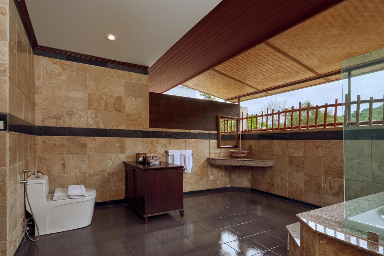 Chinoiserie Collection Resort And Spa Nai Harn Exterior foto
